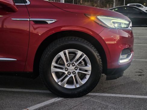 Used 2021 Buick Enclave Essence image 8