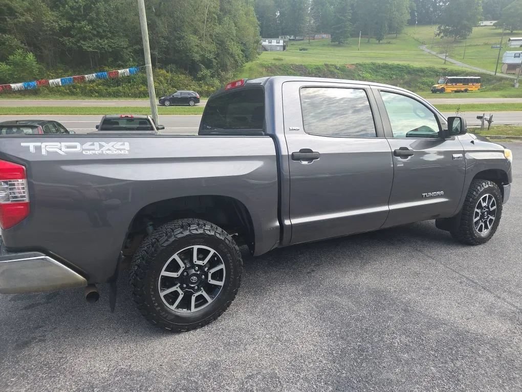 Used 2017 Toyota Tundra SR5 AWD/4WD image 5