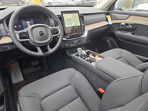 New 2026 Volvo XC90 B6 Plus w/ Protection Package Premier image 3