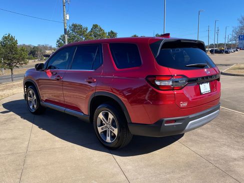 Used 2025 Honda Pilot EX-L image 4