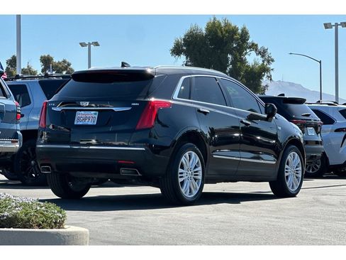 Used 2017 Cadillac XT5 Premium Luxury FWD image 4