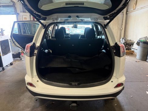 Used 2016 Toyota RAV4 XLE AWD/4WD image 18