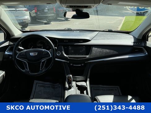 Used 2018 Cadillac XT5 Luxury w/ Driver Awareness Package FWD image 15