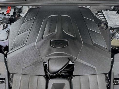 Certified 2025 Porsche Cayenne image 31