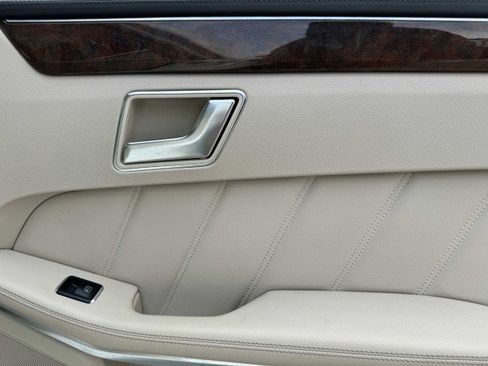 Used 2015 Mercedes-Benz E 400 4MATIC Sedan image 47