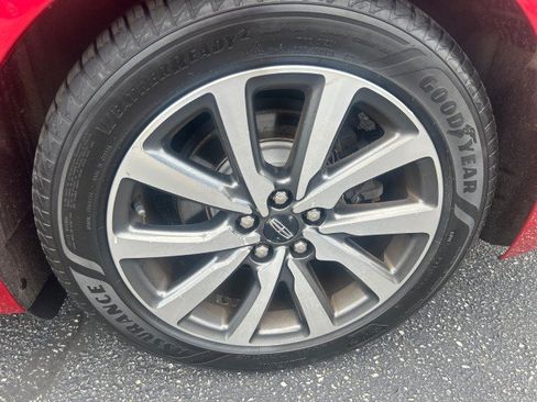 Used 2020 Lincoln Continental AWD image 9
