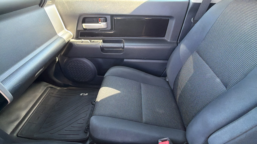 Used 2014 Toyota FJ Cruiser 4WD w/ Upgrade Package image 12