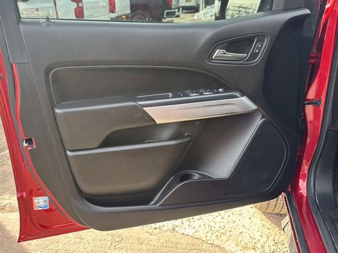 Used 2021 Chevrolet Colorado LT image 13