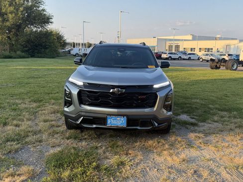 Used 2027 Chevrolet Equinox RS w/ Safety and Technology Package FWD image 3