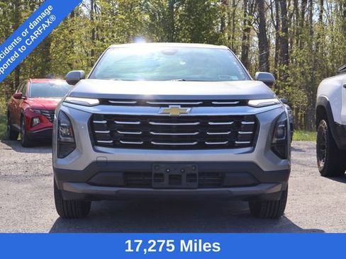 Used 2026 Chevrolet Equinox LT AWD/4WD image 2