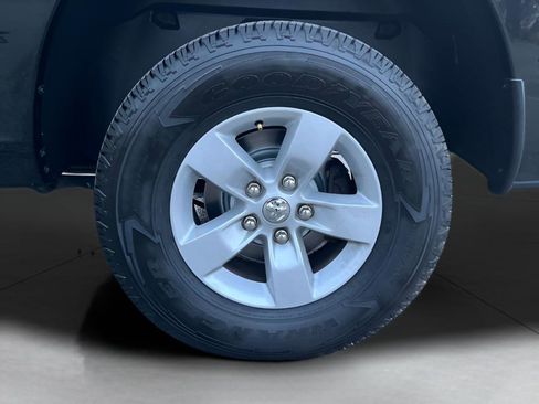 Used 2018 RAM 1500 Classic SLT image 8