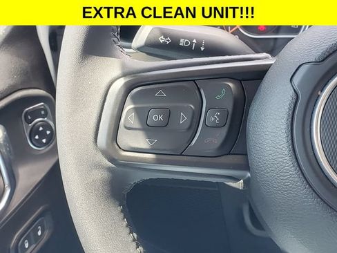 Used 2023 Jeep Gladiator Sport AWD/4WD image 11
