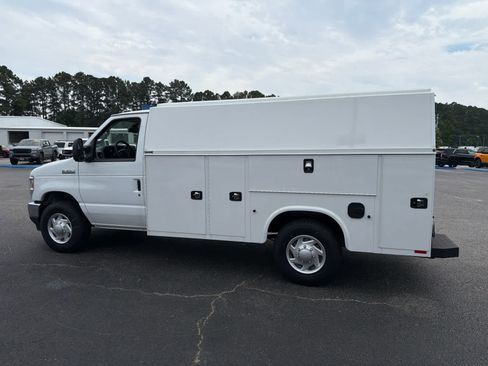 New 2026 Ford E-350 and Econoline 350 Super Duty w/ Power Equipment Group RWD image 6