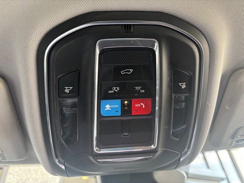 Used 2023 Jeep Grand Cherokee Limited w/ Trailer Tow Prep Group (B) AWD/4WD image 17