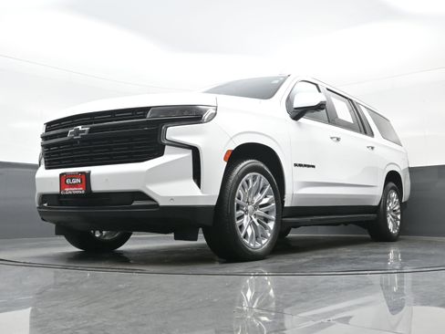 Used 2023 Chevrolet Suburban RST w/ Luxury Package image 30