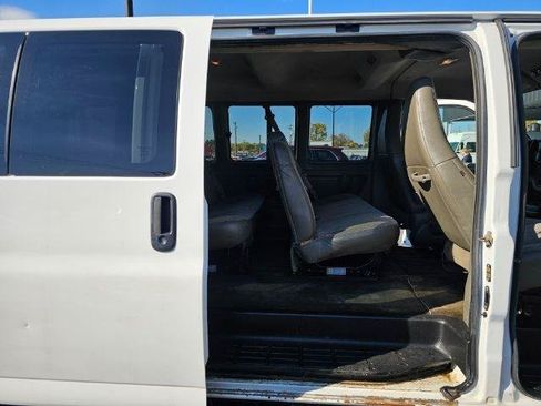 Used 2019 Chevrolet Express 3500 LT w/ LT Preferred Equipment Group RWD image 26