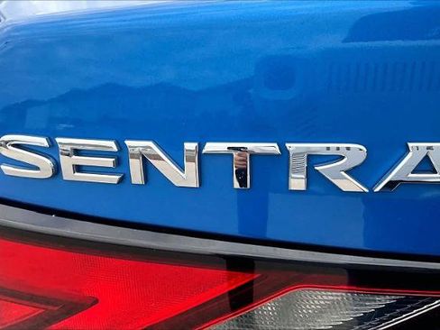 Certified 2022 Nissan Sentra SV image 10