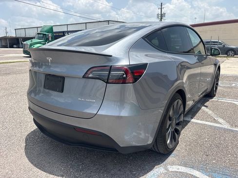 Used 2025 Tesla Model Y Performance AWD/4WD image 3