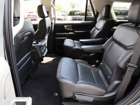 Certified 2025 Ford Expedition Platinum w/ Driver's Package image 19