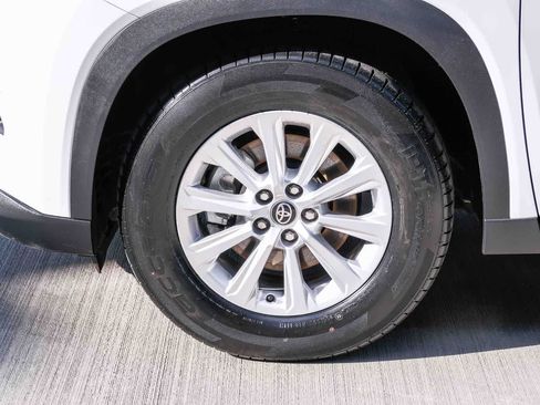 Certified 2025 Toyota Grand Highlander AWD image 10