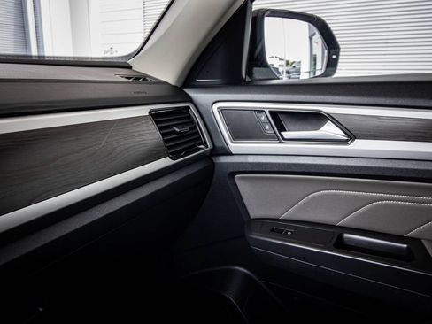 Certified 2023 Volkswagen Atlas SE FWD image 31