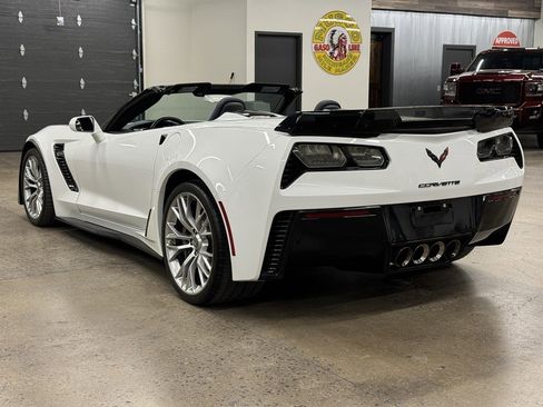 Used 2015 Chevrolet Corvette Z06 w/ 3LZ Preferred Equipment Group image 36