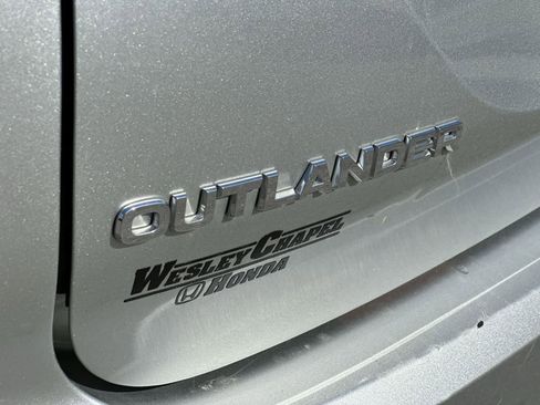 Used 2024 Mitsubishi Outlander SE FWD image 11