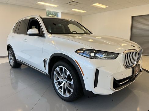Used 2024 BMW X5 xDrive40i w/ Premium Package image 67