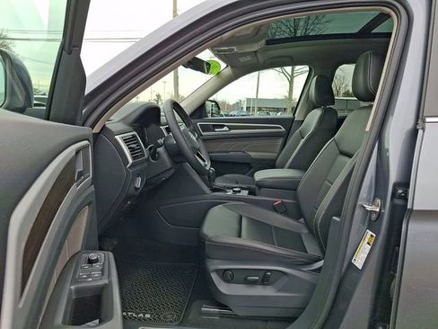 Used 2023 Volkswagen Atlas SE w/ Panoramic Sunroof Package image 14