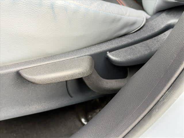 Used 2023 Nissan Kicks SR w/ SR Premium Package FWD image 16