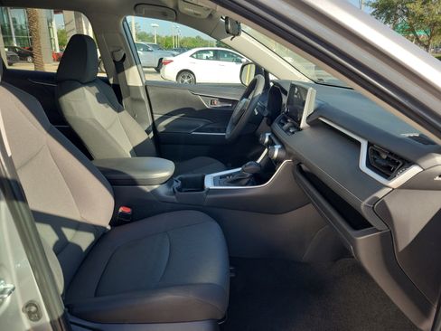 Used 2024 Toyota RAV4 XLE FWD image 33