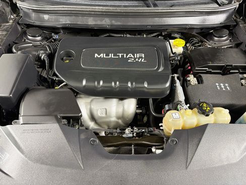 Used 2019 Jeep Cherokee Latitude Plus FWD image 31