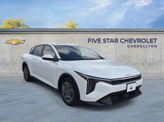 Used 2025 Kia K4 FWD video 1