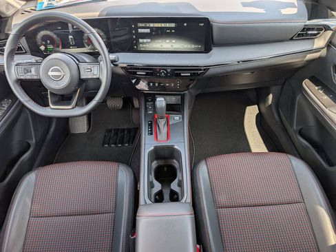 Used 2025 Nissan Kicks SR FWD image 5