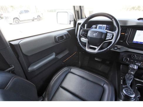 Used 2022 Ford Bronco Badlands w/ Sasquatch Package image 11