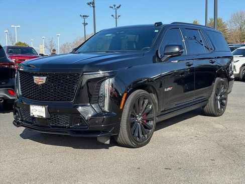 Used 2025 Cadillac Escalade V image 7