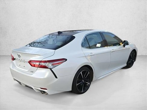 Used 2018 Toyota Camry XSE image 5