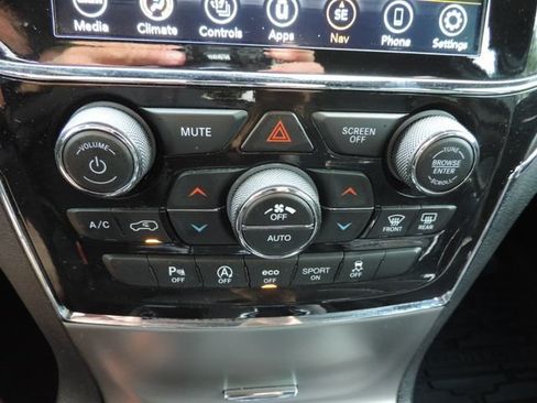 Used 2022 Jeep Grand Cherokee Limited AWD/4WD image 28