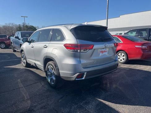 Used 2017 Toyota Highlander Limited image 6