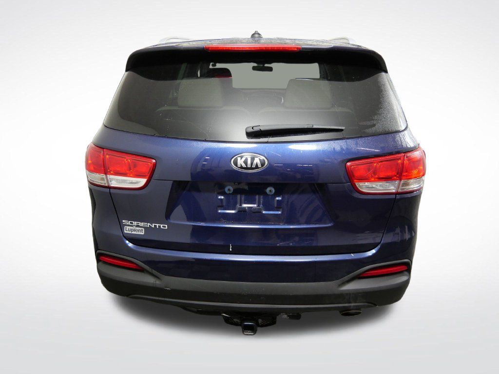 Used 2017 Kia Sorento AWD image 4