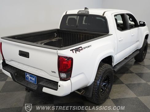Used 2018 Toyota Tacoma TRD Sport w/ Technology Package RWD image 29