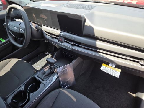 New 2026 Kia K4 FWD image 12
