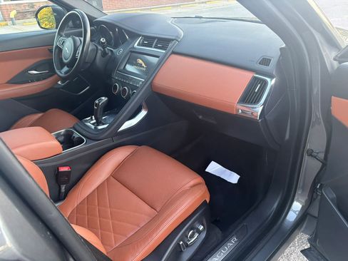 Used 2019 Jaguar E-PACE S image 10