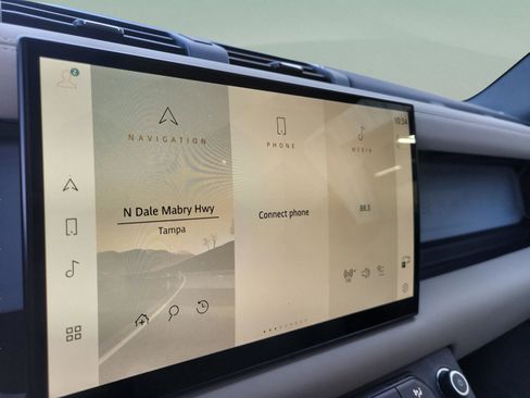 Used 2024 Land Rover Defender 130 S image 13