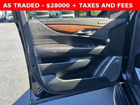 Used 2019 Cadillac Escalade Luxury image 12
