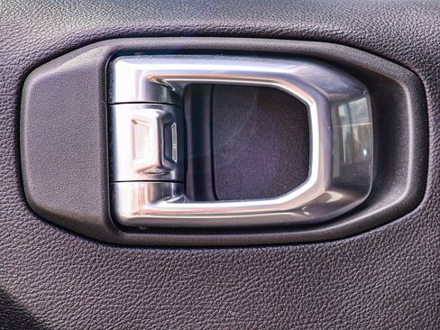 Used 2021 Jeep Wrangler Unlimited Sahara image 47