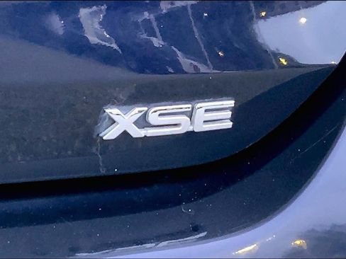 Used 2022 Toyota Highlander XSE FWD image 18