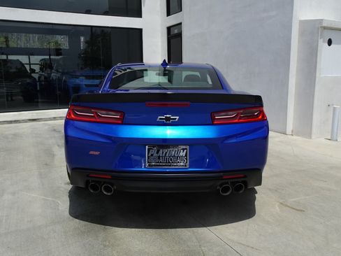 Used 2017 Chevrolet Camaro SS RWD image 4