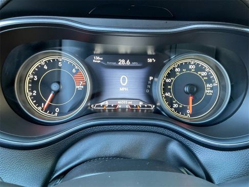 Certified 2023 Jeep Cherokee Altitude Lux image 19