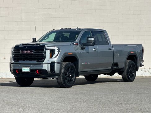 Used 2025 GMC Sierra 3500 AT4 w/ AT4 Premium Plus Package AWD/4WD image 7